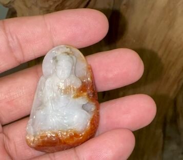 Natural Jade Loving Kindness Quan Yin CTHQA03