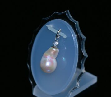 Natural Pearl With Silver Pendant MD001