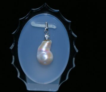 Natural Pearl With Silver Pendant MD002