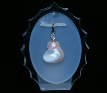 Natural Pearl With Silver Pendant MD005