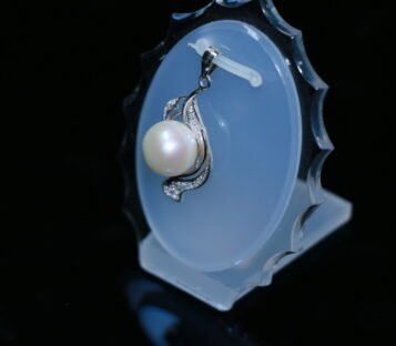 Natural Pearl With Silver Pendant MD009