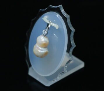 Natural Pearl With Silver Pendant MD016