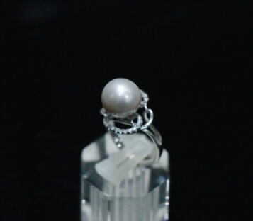 Natural Pearl With Silver Ring NB003