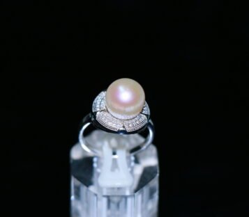 Natural Pearl With Silver Ring NB010