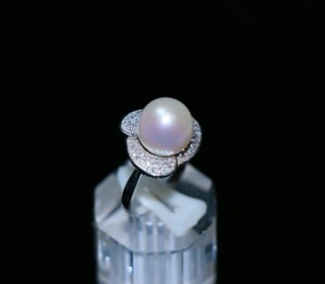 Natural Pearl With Silver Ring NB012