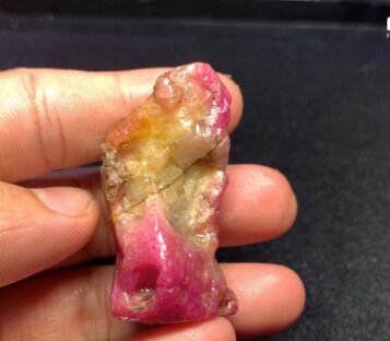 Natural Raw Ruby Crystal Ruby Luc Yen RT004 4