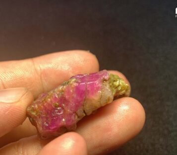 Natural Raw Ruby - Crystal Ruby Luc Yen RT010