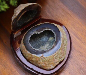 Feng Shui Wealth Good Luck Attract Agate Crystal Cave TBT11