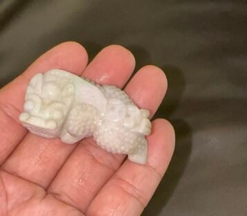 Feng Shui Wealthy Good Luck Attract Pixiu Jade TCT11