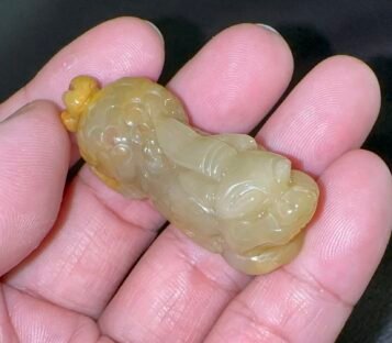 Feng Shui Wealthy Good Luck Attract Pixiu Jade TCT38