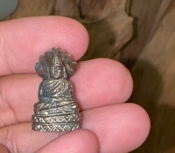 The Sapphire Buddha Statue SPHAT01