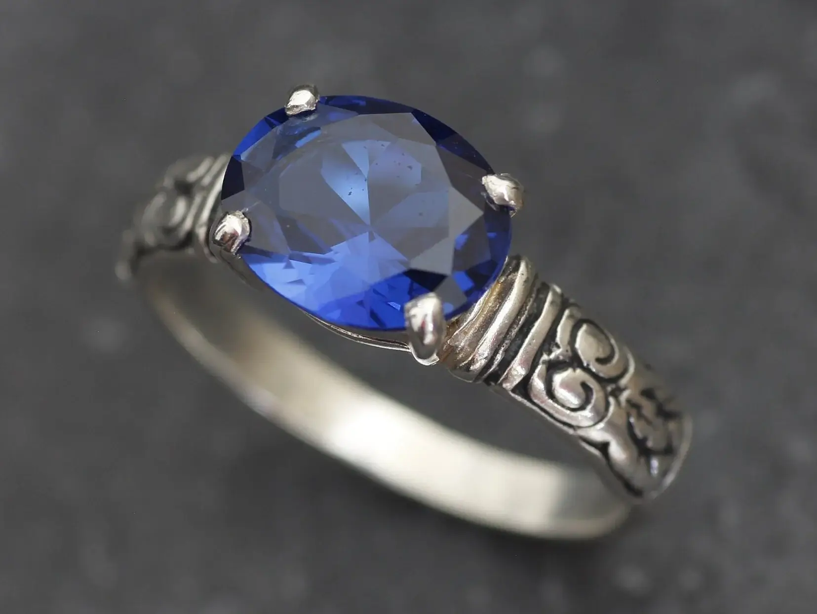 10 Unique Alternative Sapphire Engagement Rings 3 Bohemian Sapphire Ring