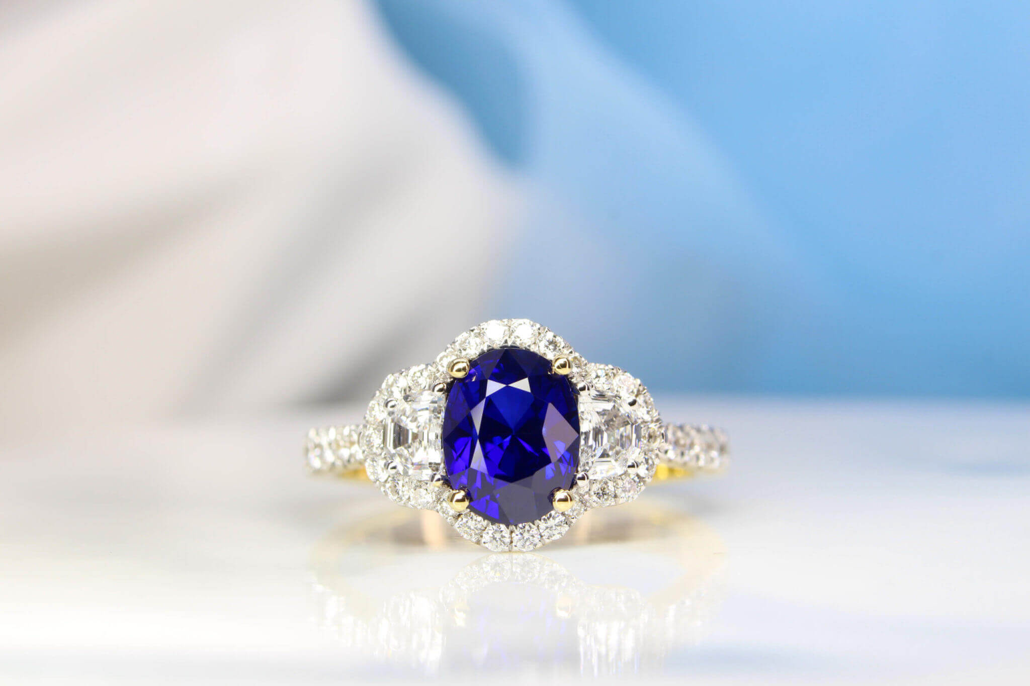 Sapphire and Diamond Halo: A Timeless Beauty 3 The Allure of Sapphire and Diamond Halo