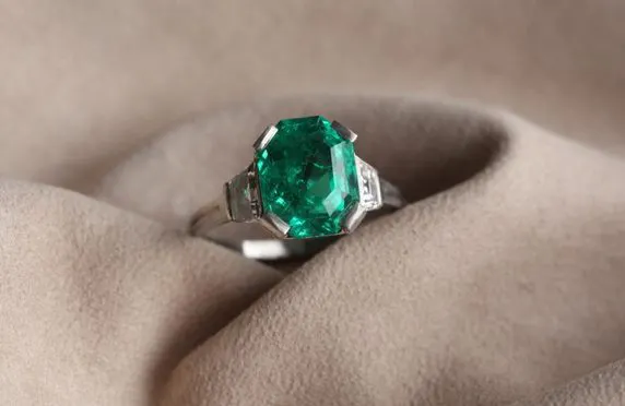 Emerald Engagement Rings: Uniquely Green and Symbolic of Wealth and Nature 2 emerald engagement rings uniquely green and symbolic of wealth and nature 1