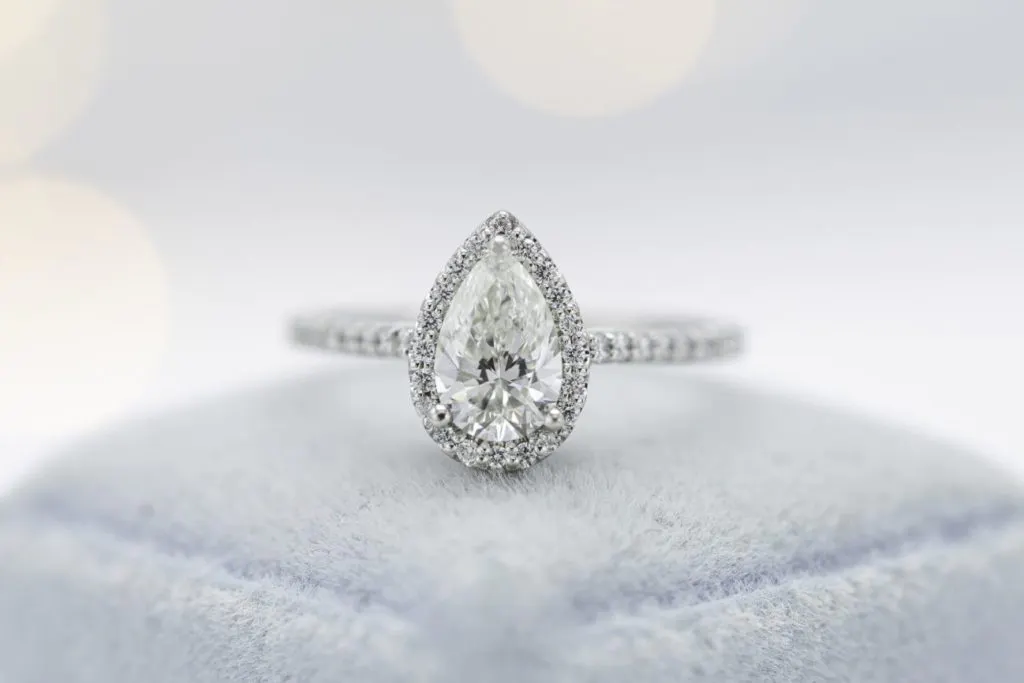 Exploring Diamond Alternatives: Lab-made Diamonds, Moissanite, Cubic Zirconia, and More 10 exploring diamond alternatives lab made diamonds moissanite cubic zirconia and more 1