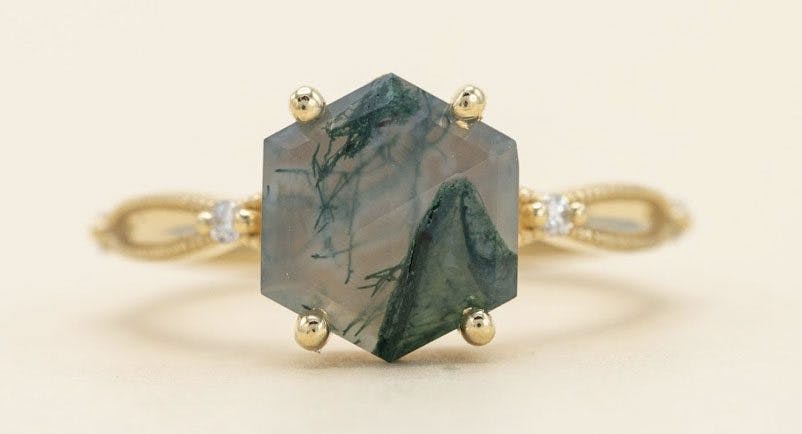 Moss Agate: An Alternative to Diamonds for Engagement Rings Moss Agate: An Alternative to Diamonds for Engagement Rings