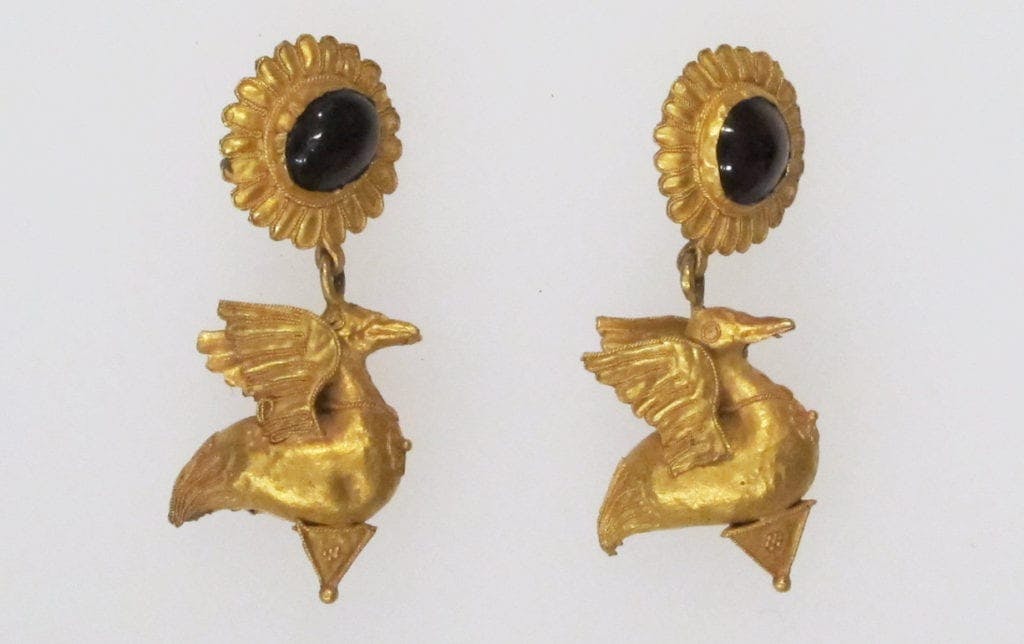 The Symbolism of Garnets in Love, Friendship, Light, and Vitality The Symbolism of Garnets in Love, Friendship, Light, and Vitality