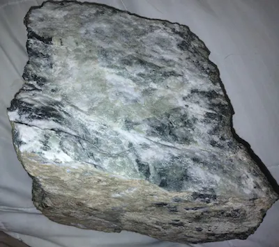 What Is The Difference Between Chert, Flint, and Mozarkite? What Is The Difference Between Chert, Flint, and Mozarkite?